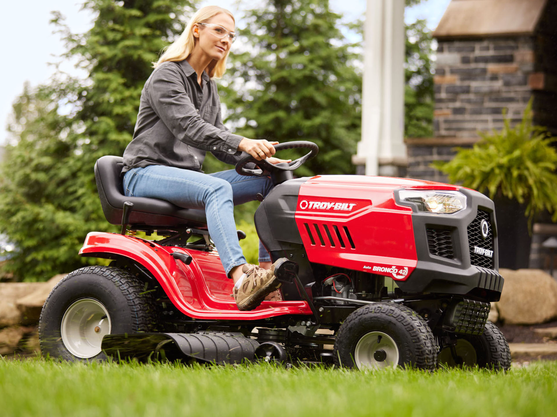 2024 TROY-Bilt Bronco 42 in. Briggs & Stratton 547 cc in Millerstown, Pennsylvania - Photo 15